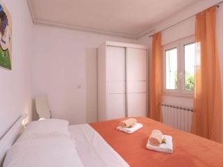 One Bedroom Apartment with Terrace 5 - Vrboska - 2