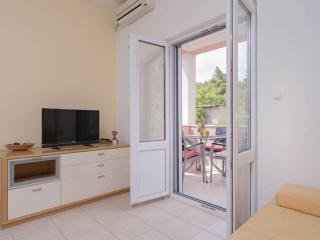 One Bedroom Apartment with Balcony 3 - 9