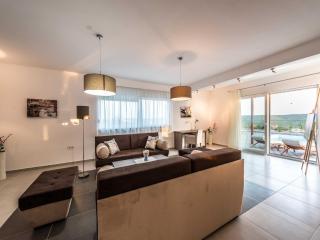 Deluxe Four Bedroom Villa with Private Pool Villa 6 - 6