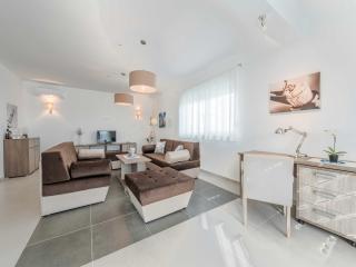 Four Bedroom Villa with Sea View and Private Pool Villa 8 - 8