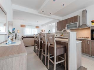 Deluxe Four Bedroom Villa with Private Pool Villa 4 - 8