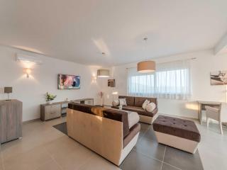 Deluxe Four Bedroom Villa with Sea View and Private Pool Villa 5 - 0