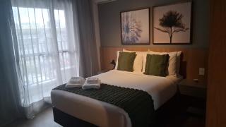 Studio Aronni Moema ao lado shopping Ibirapuera formula 1 7,8,9 novembro - 0