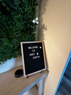 Hidden Gem Hot tub pool table - EV charger Sleep number Bed - 7