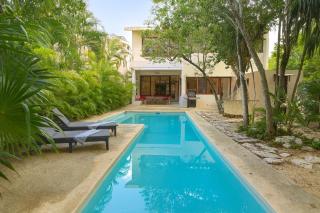 Exclusive Villa with private pool, Jungle and Golf views - 8 Min Walk to the Beach - 0
