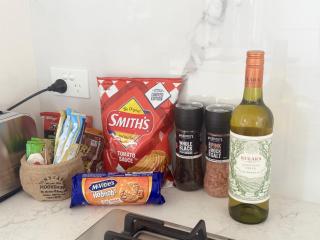 Spacious 4BR Family Apt in Box Hill Free Parking x 2 - 5