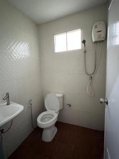 กรีนเกสท์เฮ้าส์ พนัสนิคม - 2