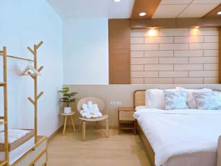 The beach bangsaen condo daily room Poolside - 0