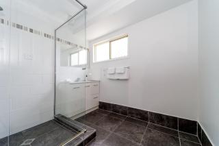 Scarness Spacious Home with Pool - 3