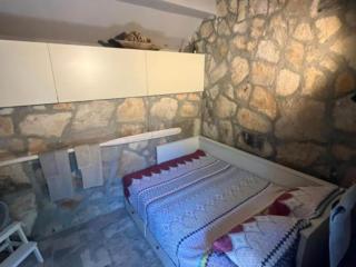 Two Bedroom Holiday Holiday Home with Patio and Terrace - 3