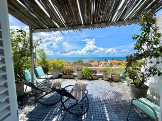 by Calamari Homes-Plaza Bolivar Penthouse Sea view - 2