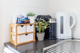 1-Bedroom Resort Apartment with Pool Views - 9