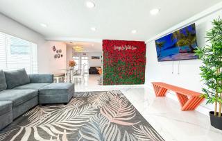 Relax & Play Pool, Games & Prime Location - 9