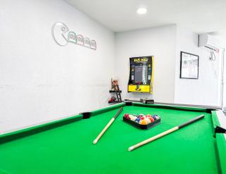 Relax & Play Pool, Games & Prime Location - 6