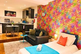 Rainbow Studio - By My Getaways - 4