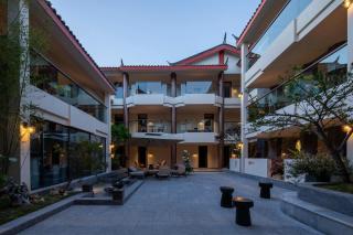 The Mountain-View Terrace Hotel ,Coffee and Tea Villa at The Big Waterwheel,A luxury hotel featuring private terraces for snow mountain views, Western & Chinese breakfast, afternoon tea, English speaking service, and ticket reservation service - 7