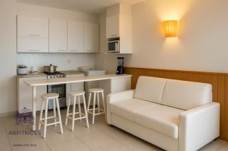 Anfitriões Angra- Flat com Vista Espetacular na Praia Grande - 4