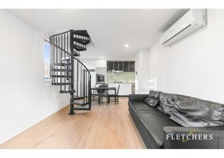 Comfort & Space in a Central Two-Floor Apartment - 5