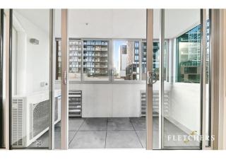 Comfort & Space in a Central Two-Floor Apartment - 2