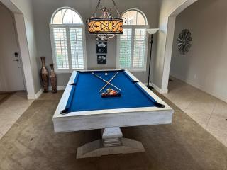 Luxurious villa with pool and spa - 9