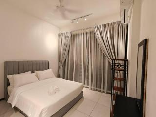 Affordable & Cozy Stay - Urban Suites Georgetown Penang - High Floor - Sea & Penang Bridge View - 9