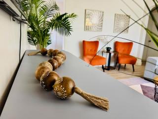 Urban Oasis Modern Comfort in Prime Location - 2