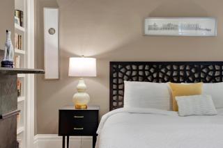 Hideaway on Jones - 2