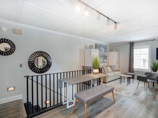 Broughton Deco Carriage - 3