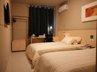 Jinjiang Inn Jiaxing South Lake - 1
