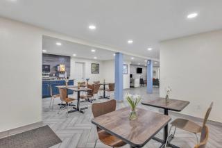 Super 8 by Wyndham Morganton - 2