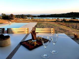 Contemporary lake-view villa - 8