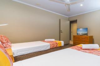 Luxury 2 Bedroom Apartment Beach Views Pool - 2