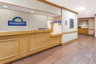 Days Inn by Wyndham Seguin TX - 6