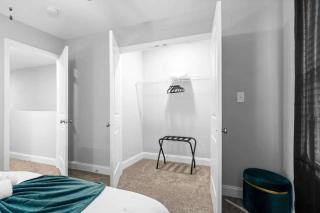 Modern Comforts in Clarksville - 6