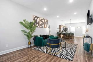 Modern Comforts in Clarksville - 1