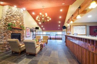 Ramada by Wyndham Monument - 7