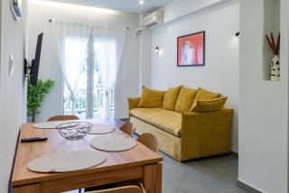 Modern Athenian Escape Walk to Metro & Acropolis - 3