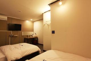 W Mini Hotel - 9