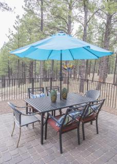 Cottons Cabin Forest Views Near Downtown Backyard with Firepit Grill Family-Friendly - 3