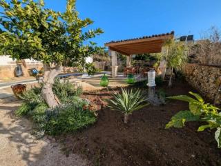 Boutique Courtyard Home & Loft with Pool & Garden - 4