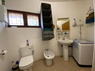 Beautiful traditional style studio - 1