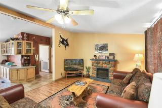 Gorgeous Historic 3 BR Log Cabin w Forest Views 20 Minutes from Flagstaff Now with Wi-Fi - 6