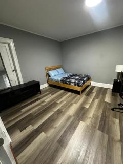 Room Near Downtown Hartford - 7