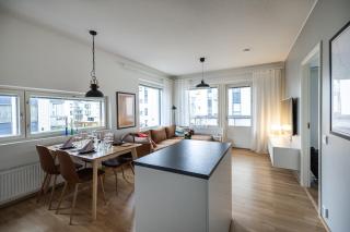 Modern Central Suite with Sauna & Parking Hall - 7