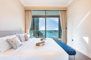 Exquisite Marina Home with Panoramic Yacht Views - 8
