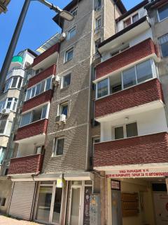 Sunny Central Apartment with Parking Option by ApartMAX - 1
