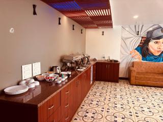 Hotel Chariot Inn - 9