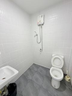 Harry's Beach Club - Ban Phe - 9