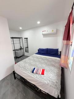 Harry's Beach Club - Ban Phe - 2