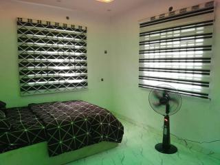 Cozy 3-Bedroom Tradebybata Guest House FUNAAB - 8